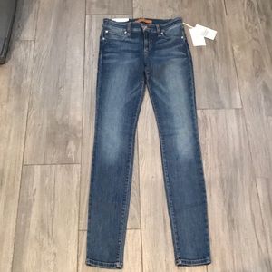 NWT. JOES Kayla Jeans Size 25